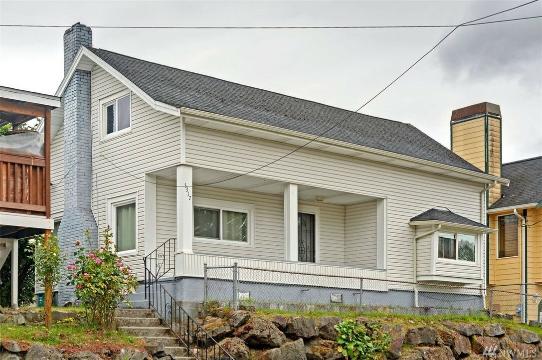 Property Photo:  5317 S Roxbury St  WA 98118 