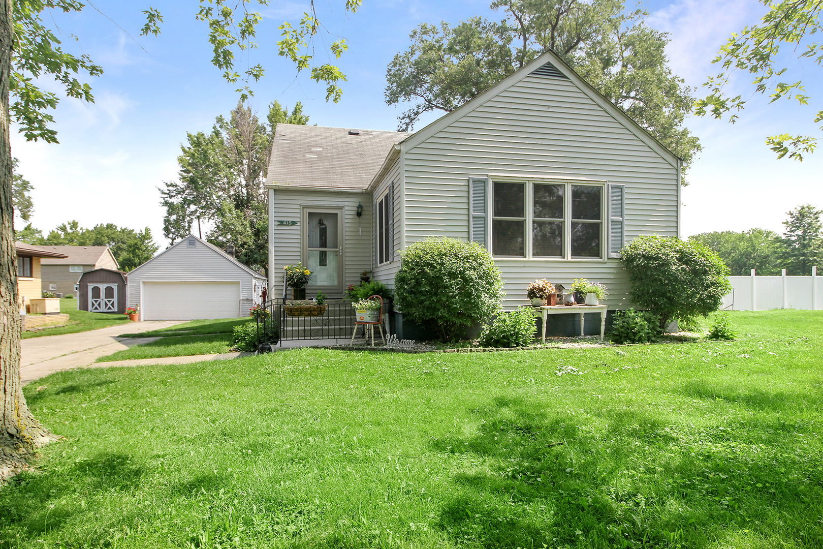 Property Photo:  415 East 1st Avenue  IL 60927 