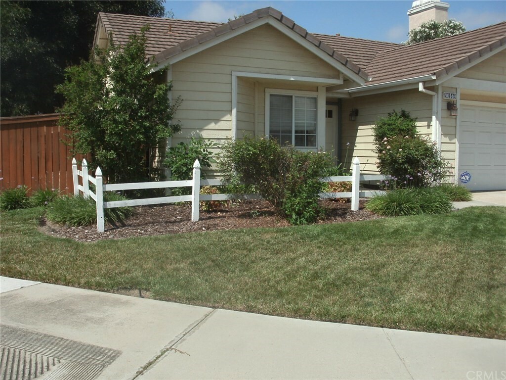 Property Photo: 30549 Meadow Run Place CA 92584
