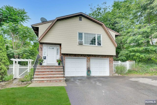 Property Photo:  38 Spring Valley Avenue  NJ 07652 