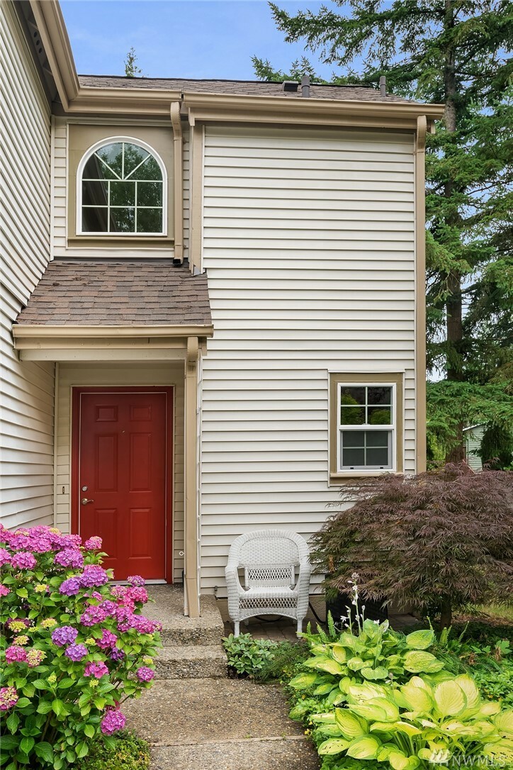 Property Photo: 10178 NE 135th Lane 37 WA 98034