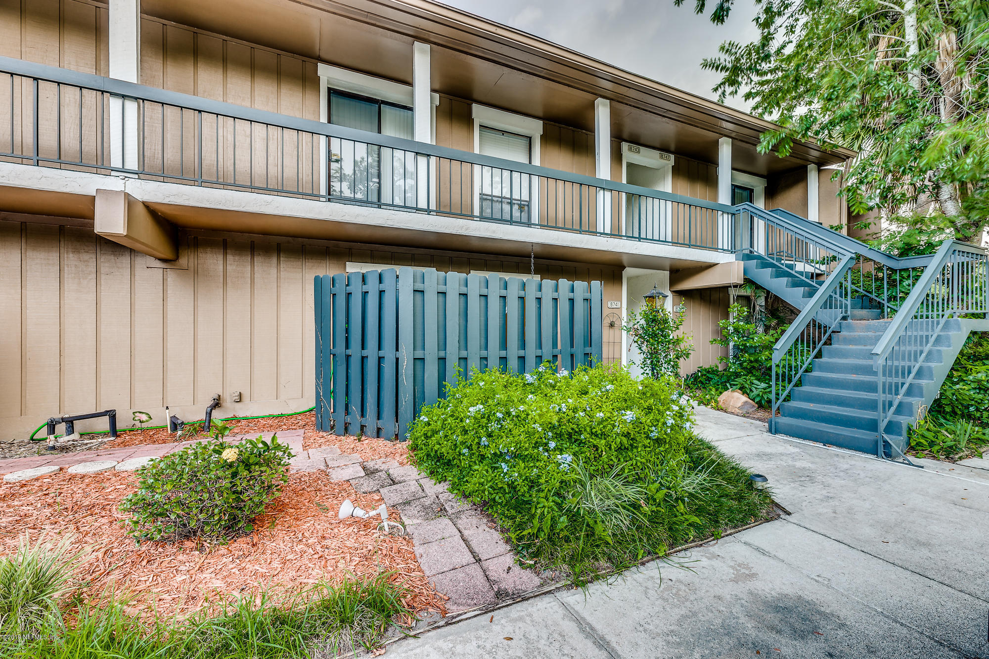 Property Photo: 8741 Como Lake Drive 8741 FL 32256