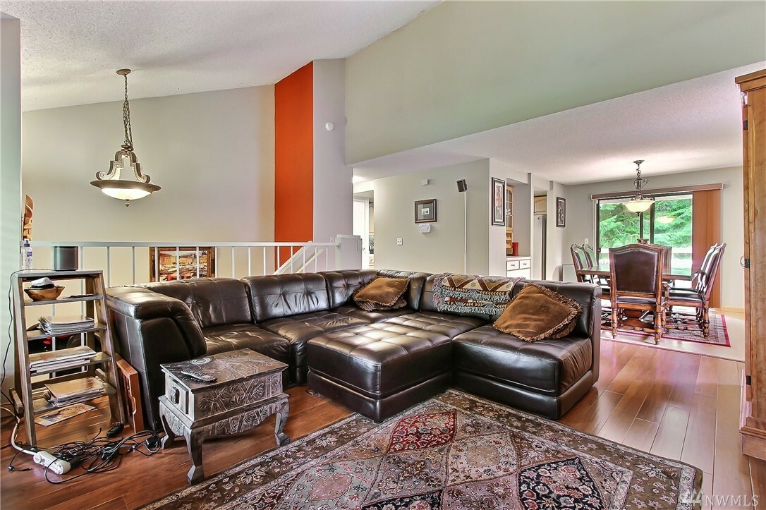 Property Photo: 306 SW 325th Place WA 98023