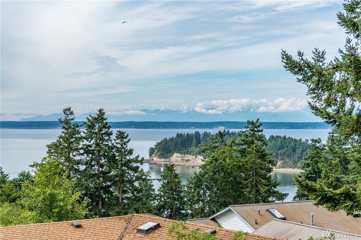 1276 Crescent Dr  Oak Harbor WA 98277 photo