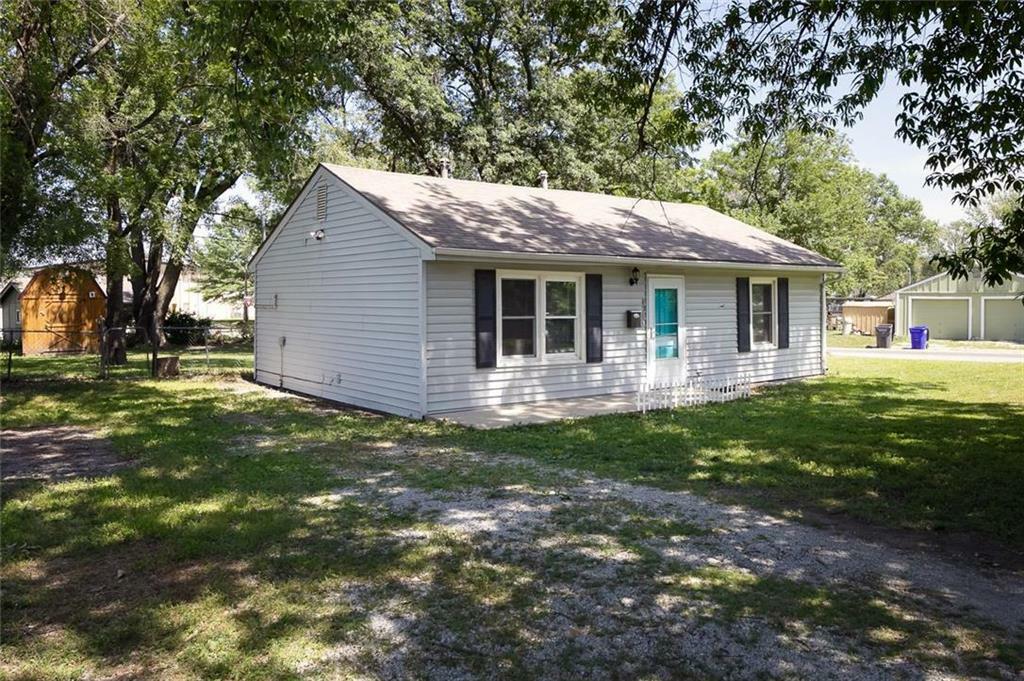 Property Photo:  830 S Edgemere Drive  KS 66061 