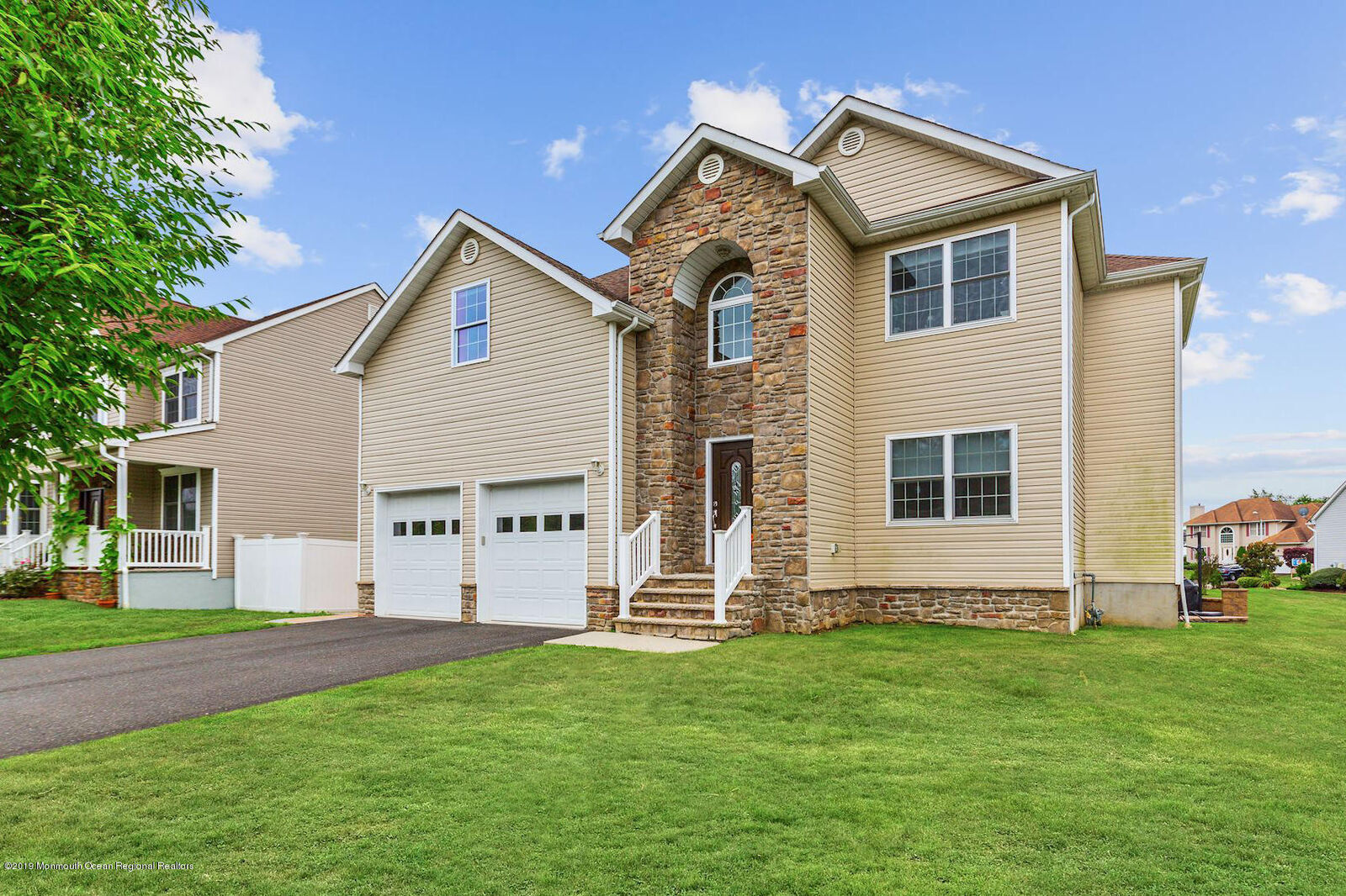 Property Photo:  10 Matlosz Court  NJ 07726 