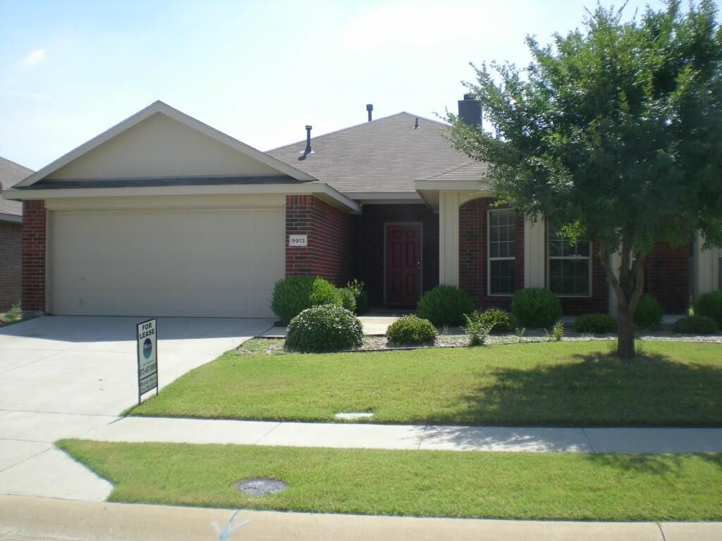 Property Photo: 9913 Pierce Drive TX 75072