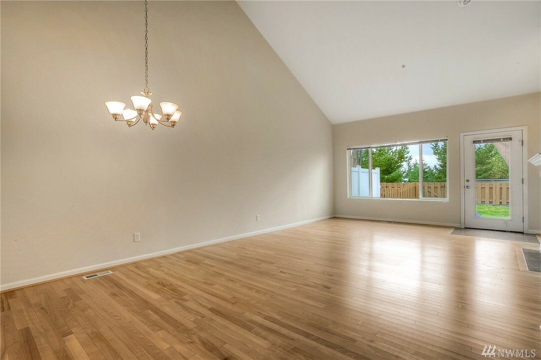 Property Photo: 828 72nd St SE WA 98092