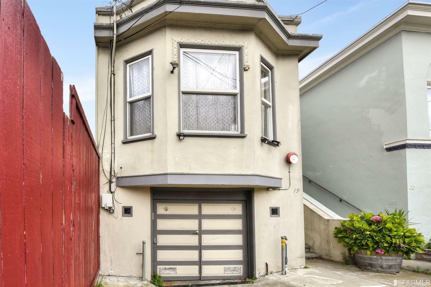 Property Photo:  19 Ellington Avenue  CA 94112 