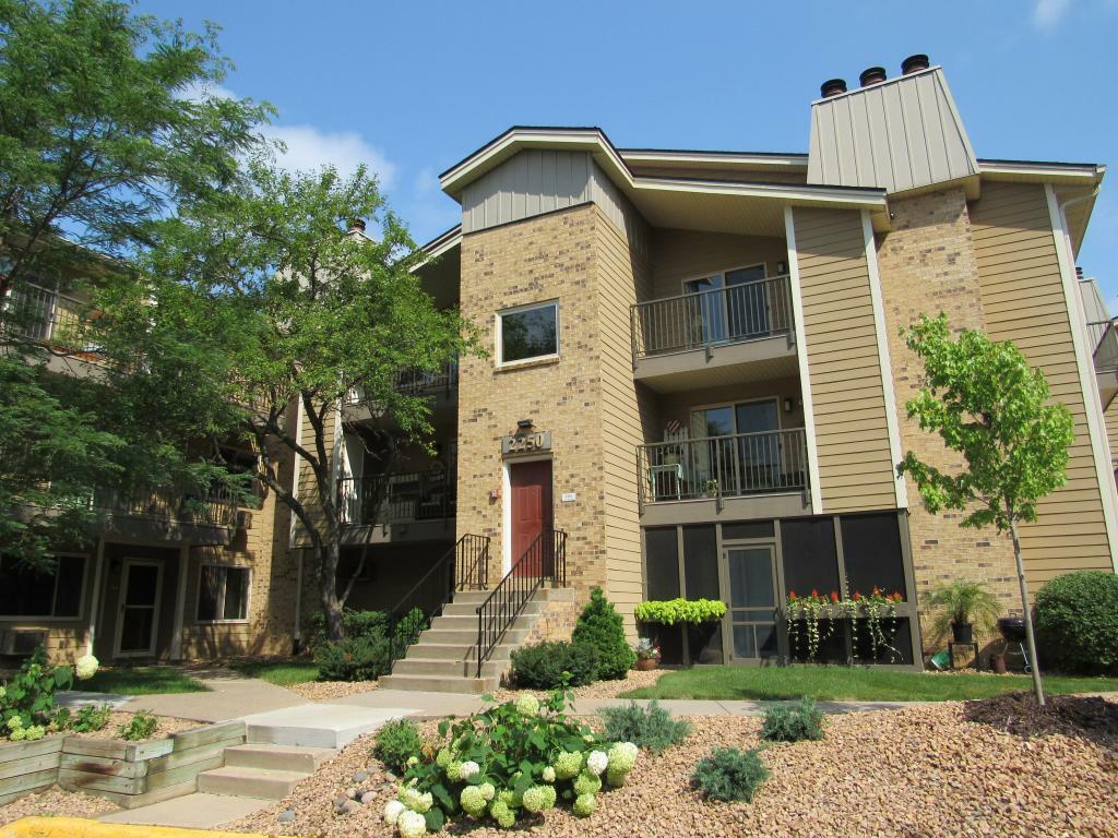 Property Photo: 2250 Ridge Drive 33 MN 55416
