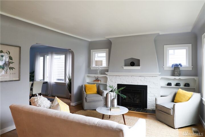 Property Photo: 2111 45th Ave SW WA 98116