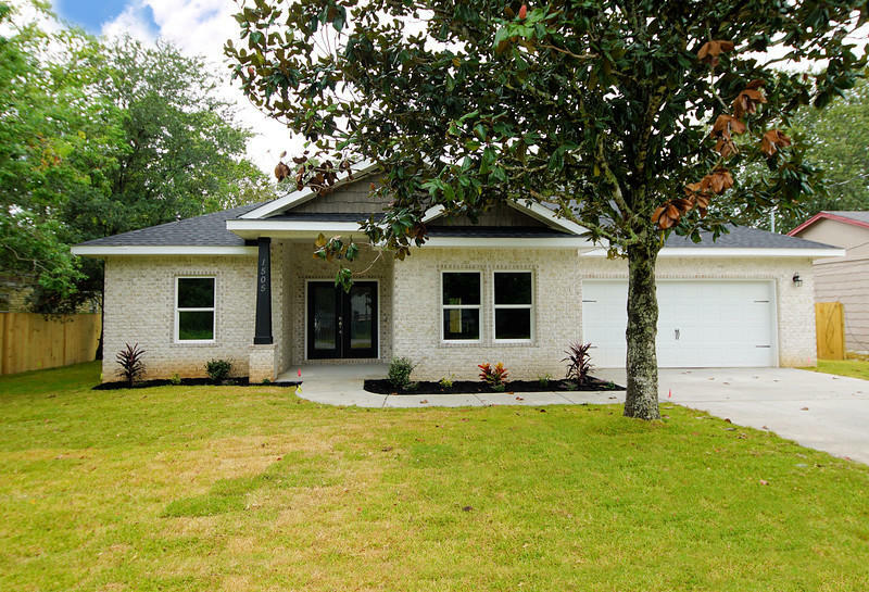 Property Photo:  1514 W Ponderosa Road  FL 32547 