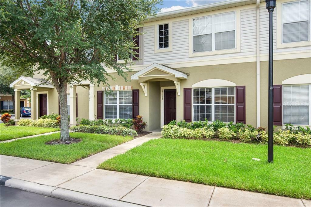 Property Photo:  10707 Chesham Hill Court  FL 33579 