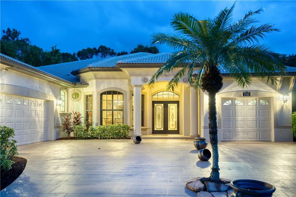 Property Photo:  7541 Palmer Glen Circle  FL 34240 