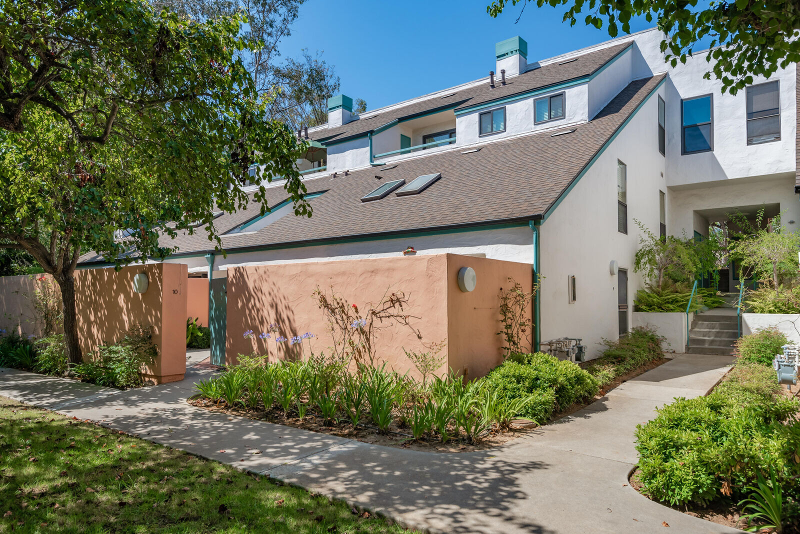 Property Photo: 3578 Modoc Road 10 CA 93105
