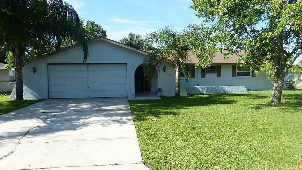 Property Photo: 548 Firefly Lane FL 33572