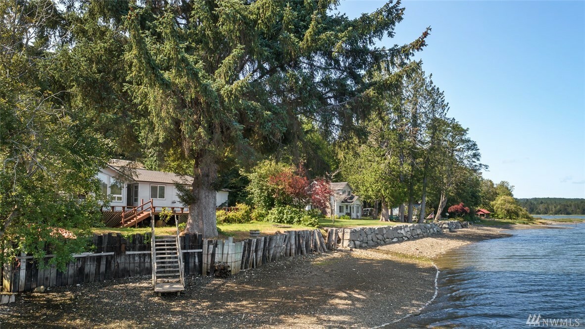 Property Photo:  572 E North Bay Rd  WA 98524 