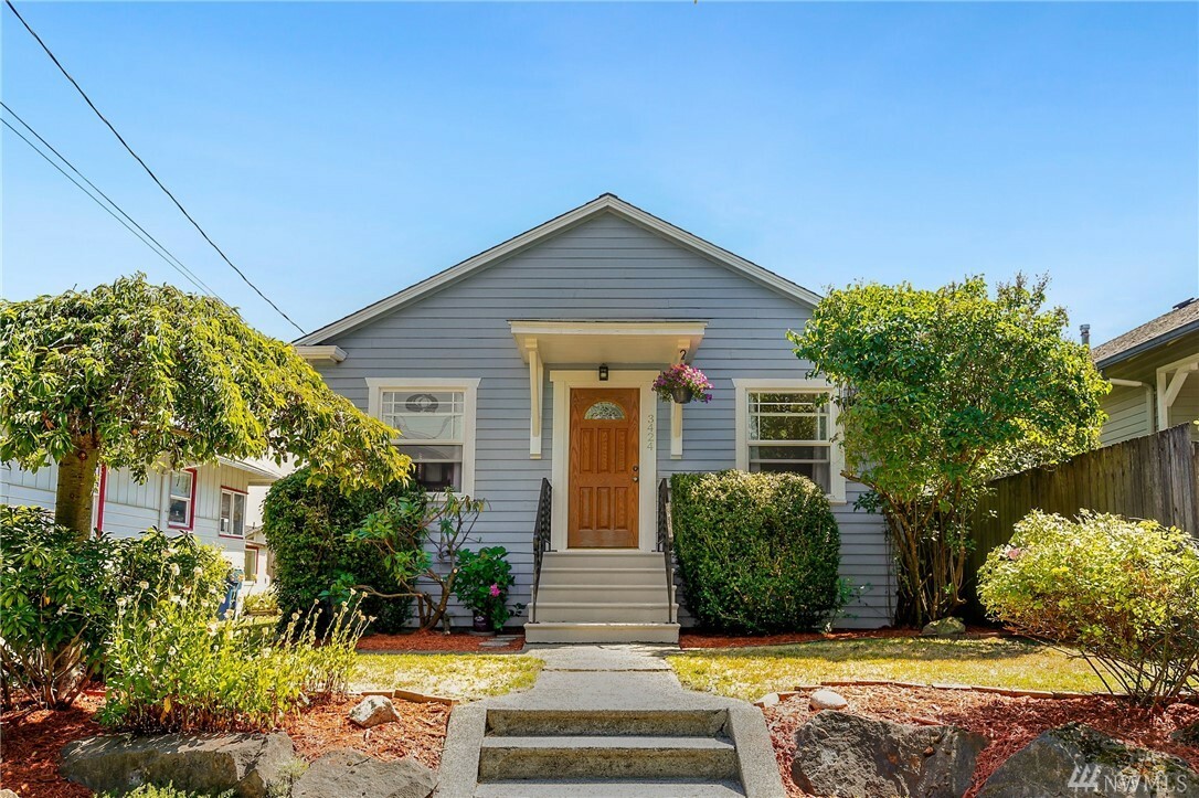 Property Photo:  3424 39th Ave SW  WA 98116 