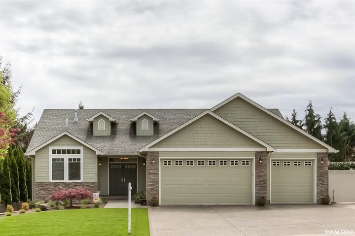 1746  Chapman Hill Dr NW  Salem OR 97304-2525 photo
