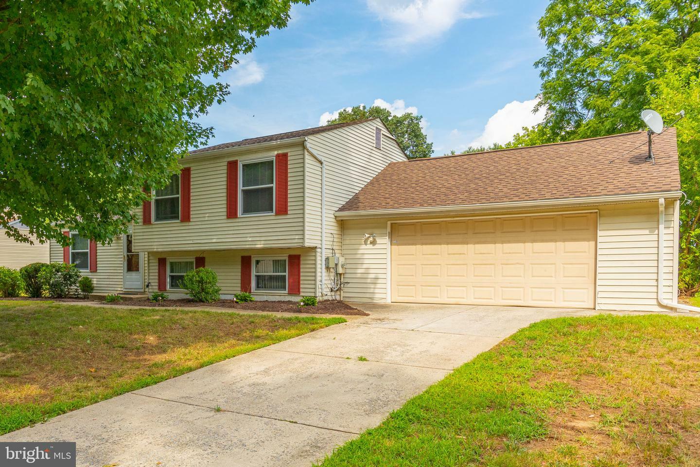 Property Photo:  900 Castlewood Drive  MD 20774 