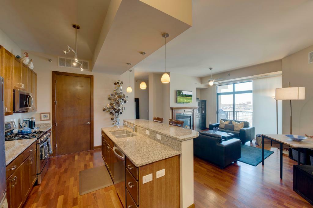 Property Photo:  317 Groveland Avenue 706  MN 55403 