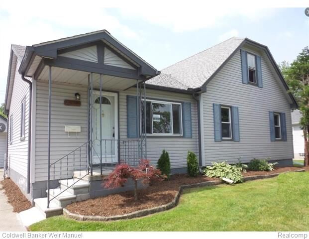 22604 Stephens Street  St. Clair Shores MI 48080 photo