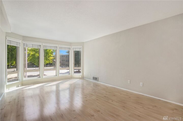 Property Photo:  12349 Roosevelt Way NE 203  WA 98125 