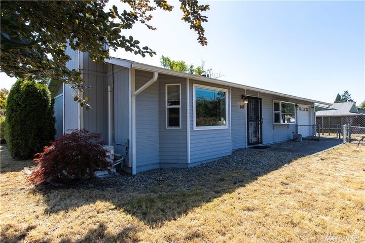 Property Photo: 802 Norpoint Wy NE WA 98422