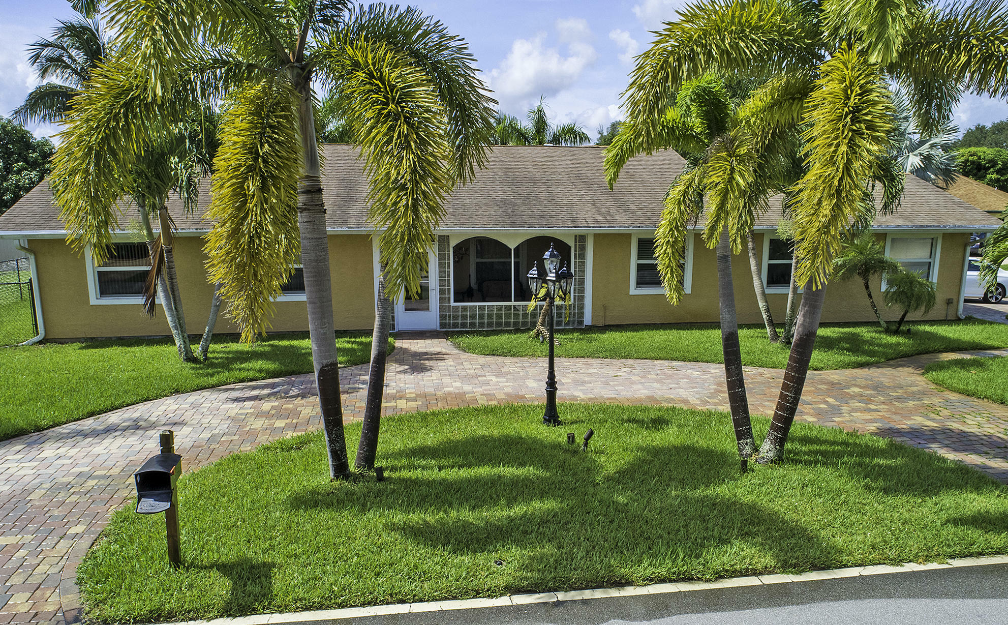 Property Photo:  4286 Palo Verde Drive  FL 33436 