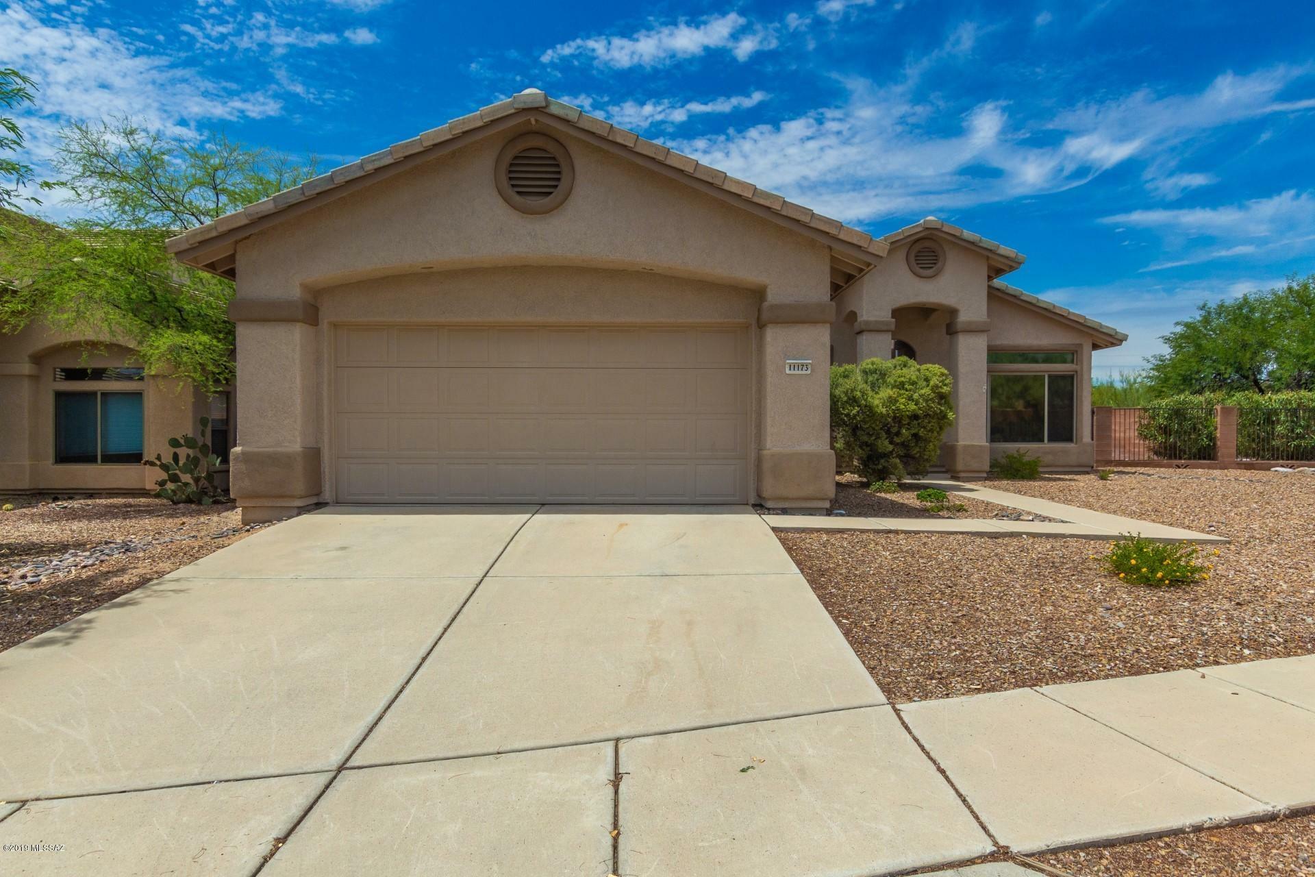 Property Photo:  11173 N Eagle Crest Drive  AZ 85737 