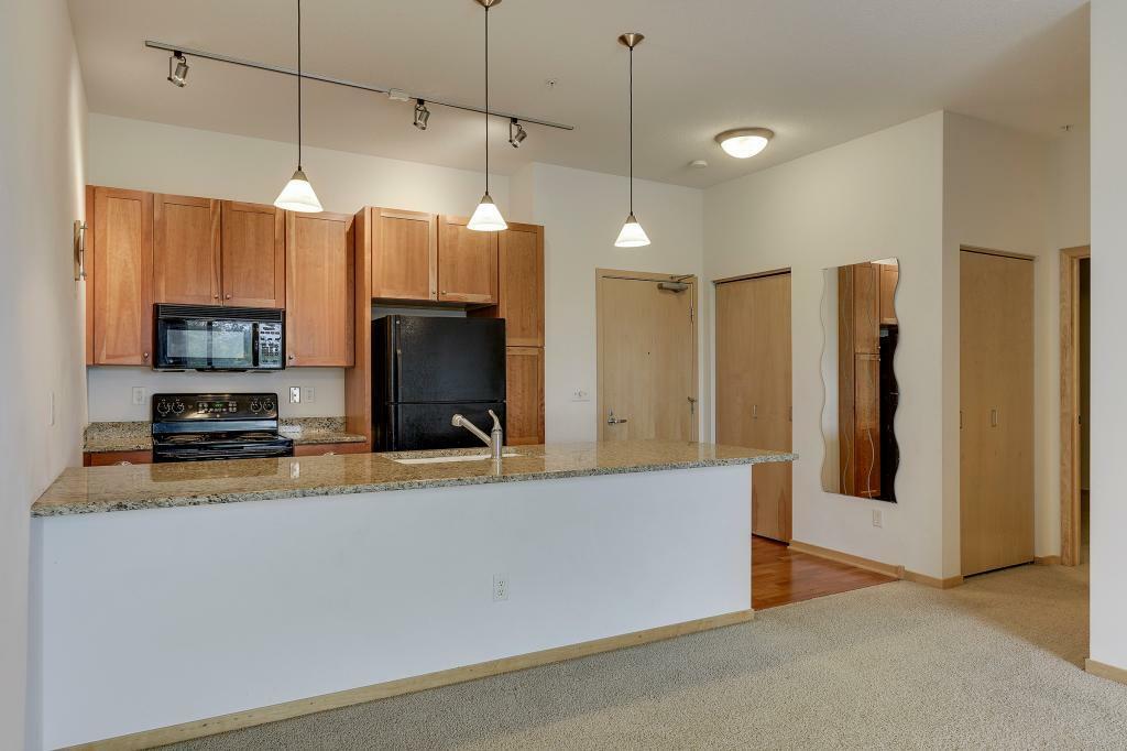 Property Photo:  4525 Park Commons Drive 422  MN 55416 