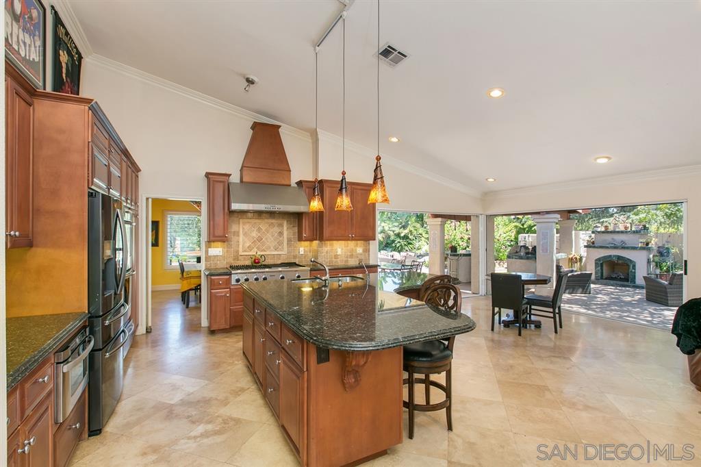 Property Photo: 252 Calle Florecita CA 92029