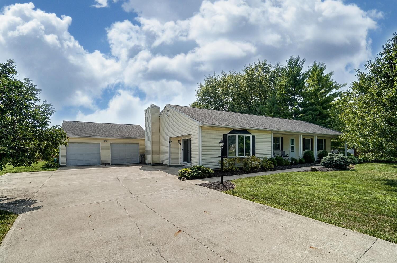 Property Photo:  750 Hawthorne Drive  OH 43113 