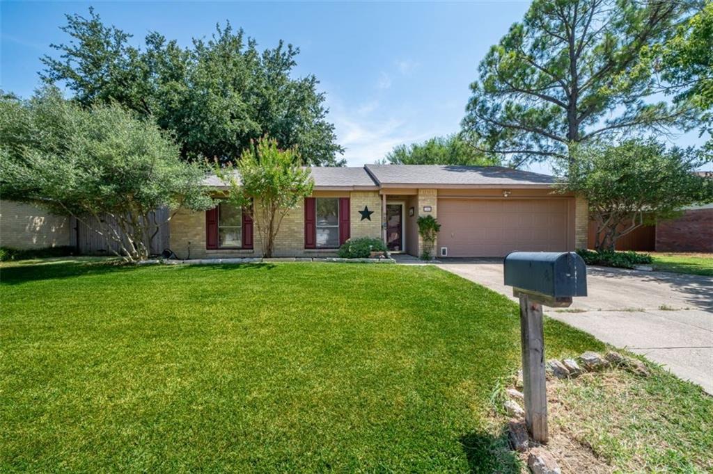 Property Photo: 1908 Sabine Pass Lane TX 76006
