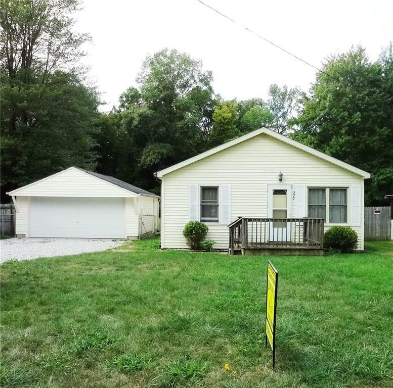 Property Photo: 222 Della Road IN 47203