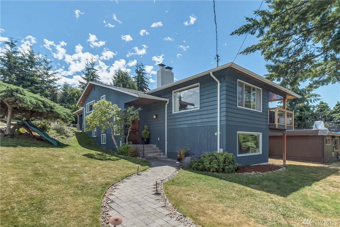 Property Photo: 1906 Whatcom St WA 98229