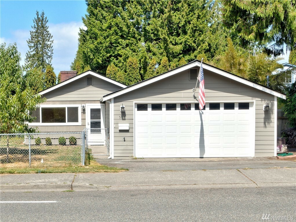 Property Photo:  5105 217th St SW  WA 98043 