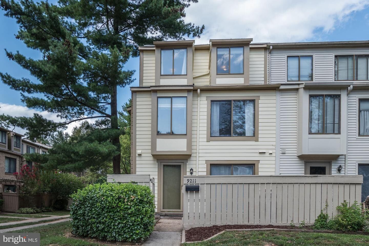 Property Photo:  9211 Chadburn Place  MD 20886 