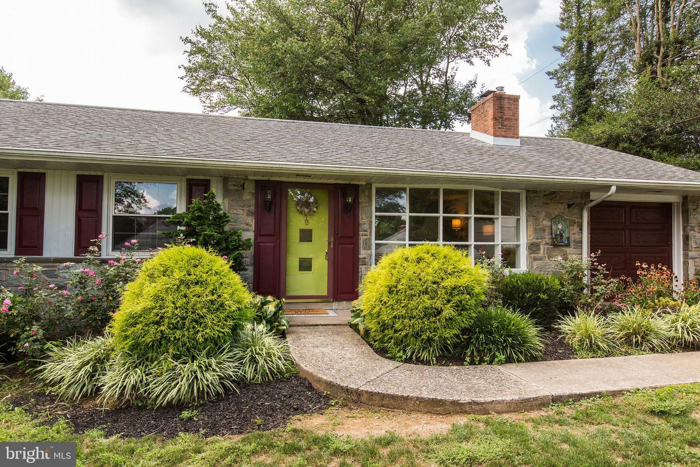 Property Photo: 1509 Santa Barbara Drive PA 17601