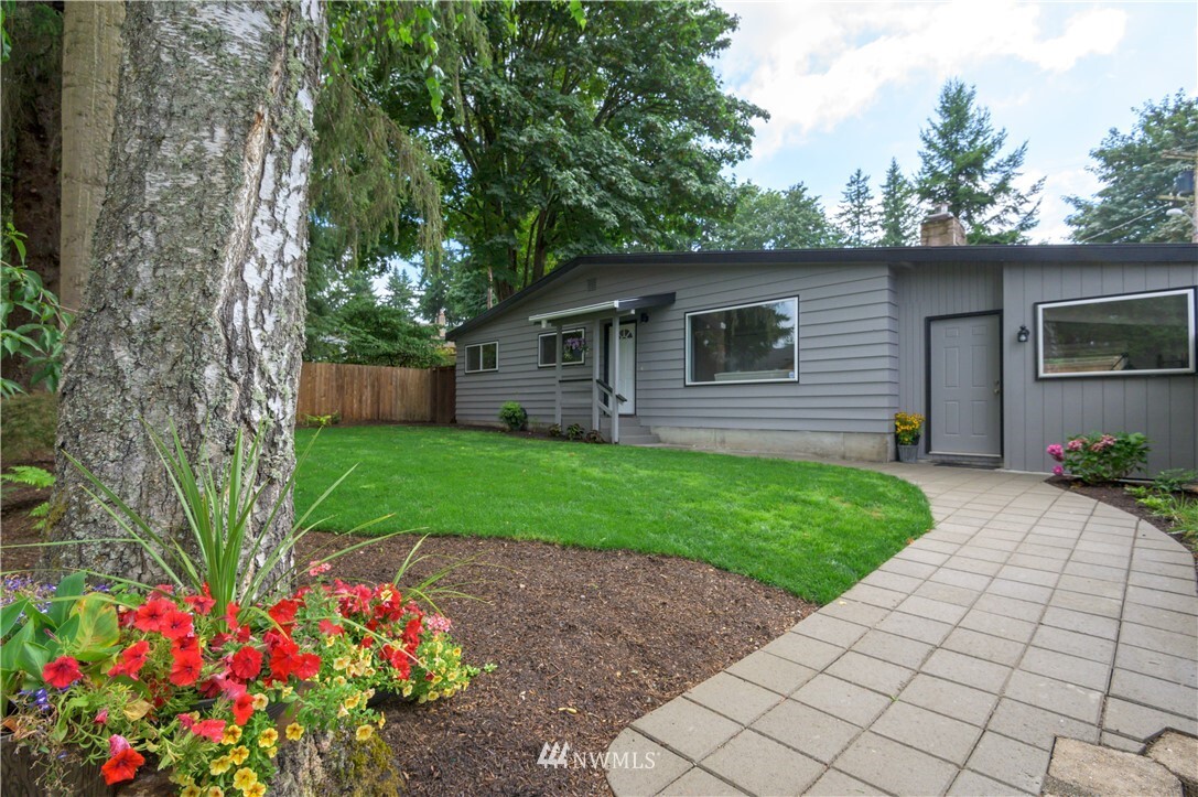 Property Photo: 8132 NE 156th Place WA 98028