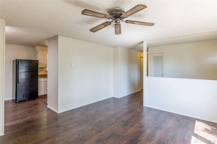 Property Photo:  448 Hastings Ave  WA 98368 