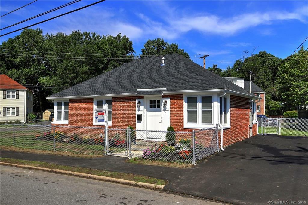 Property Photo: 5 Pearl Harbor Place CT 06610