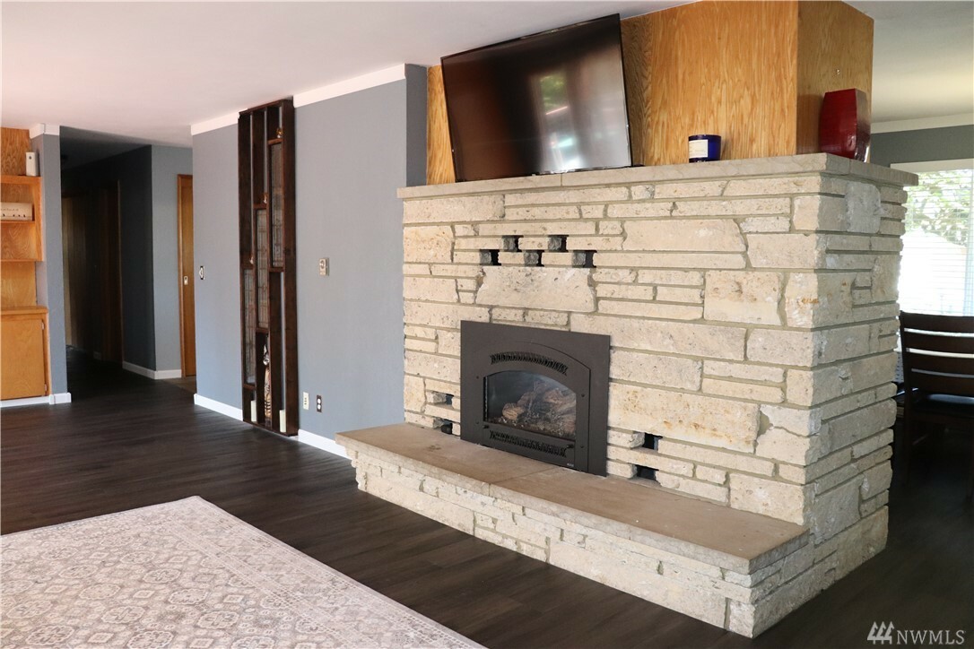 Property Photo:  307 W H St  WA 98584 
