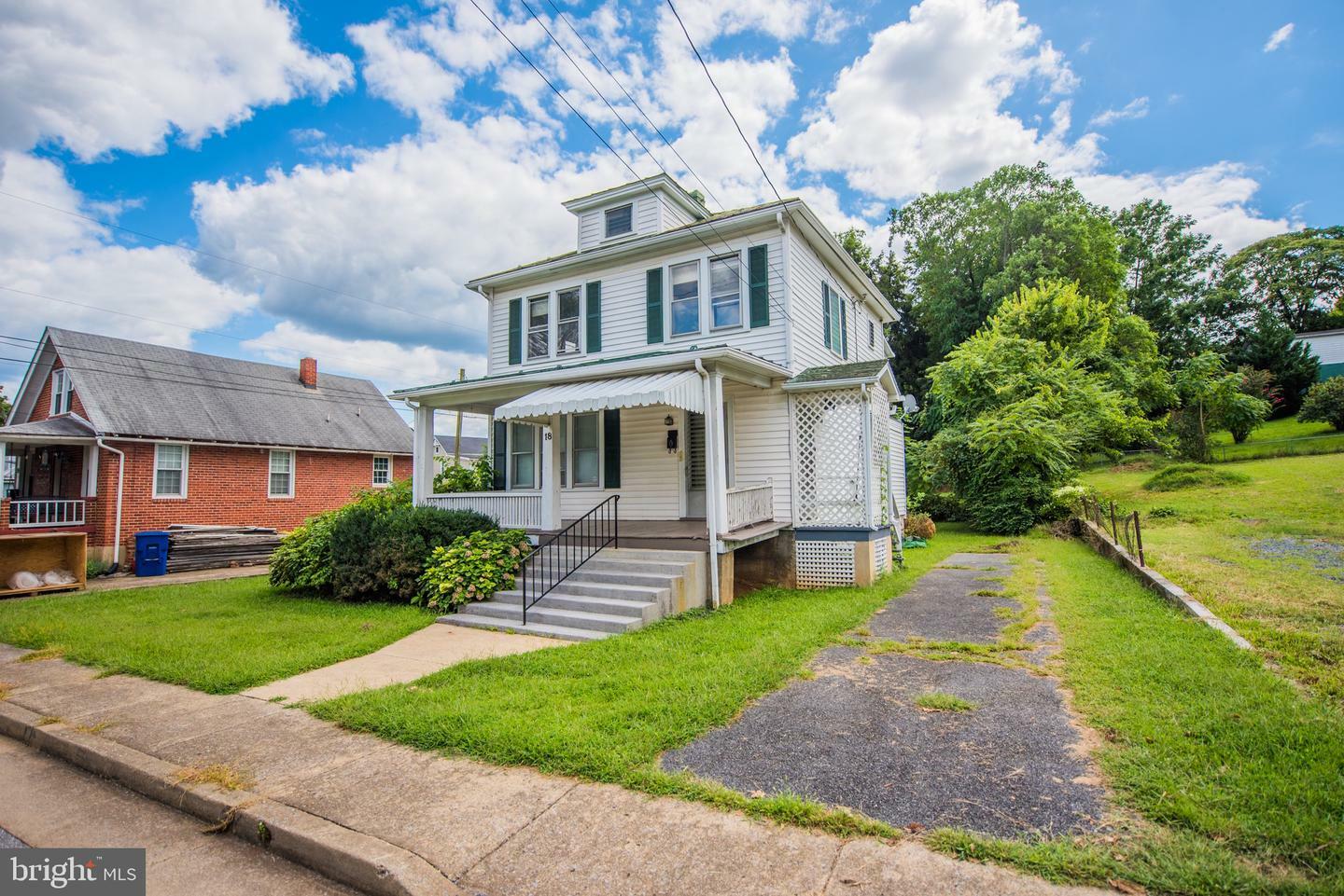 Property Photo:  18 W Prospect Street  VA 22630 