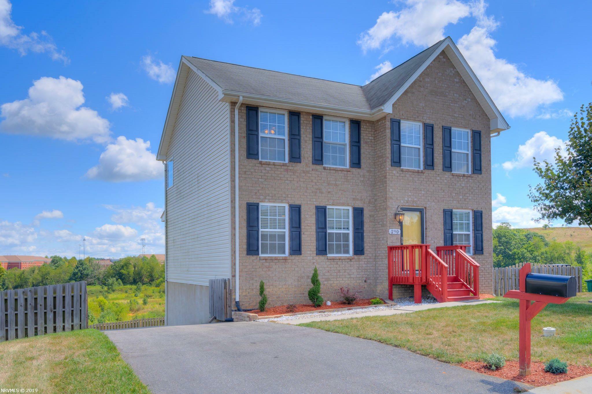 Property Photo:  290 Chelsea Loop  VA 24073 