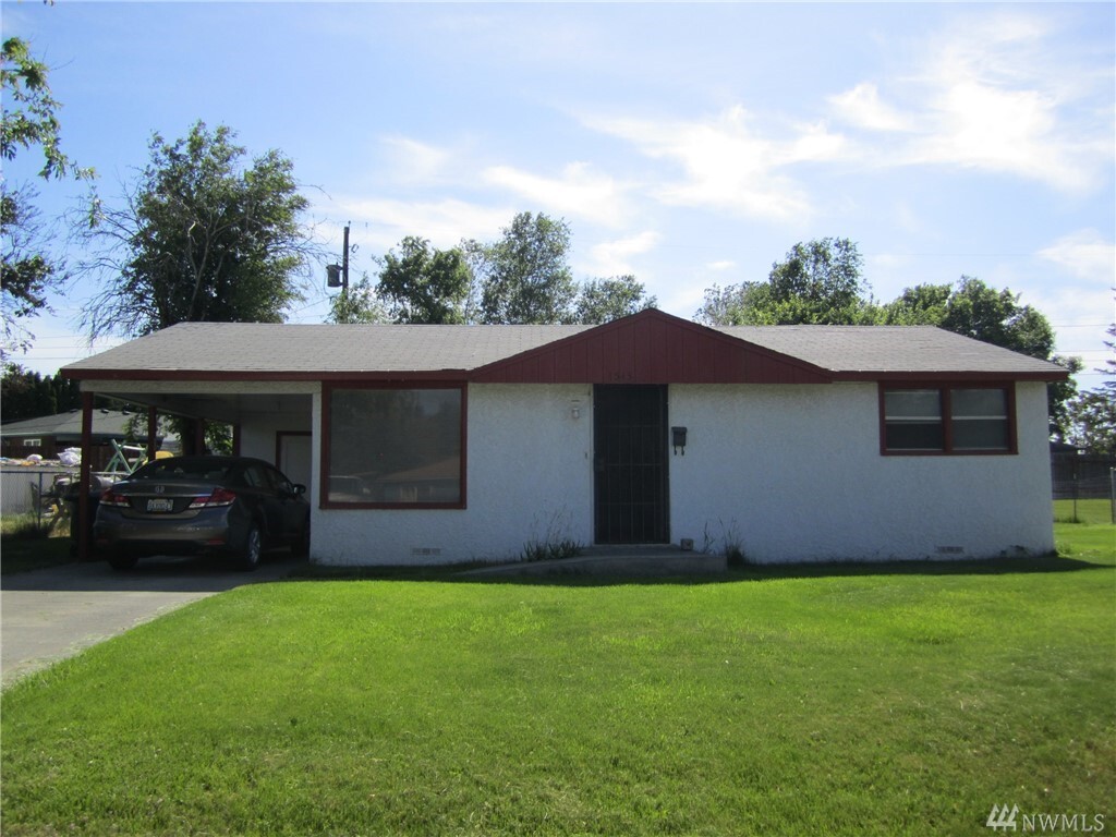 Property Photo: 1543 N Daniel WA 98837