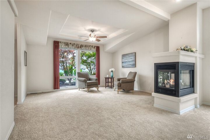 Property Photo: 21620 SE 273rd Place 148 WA 98038