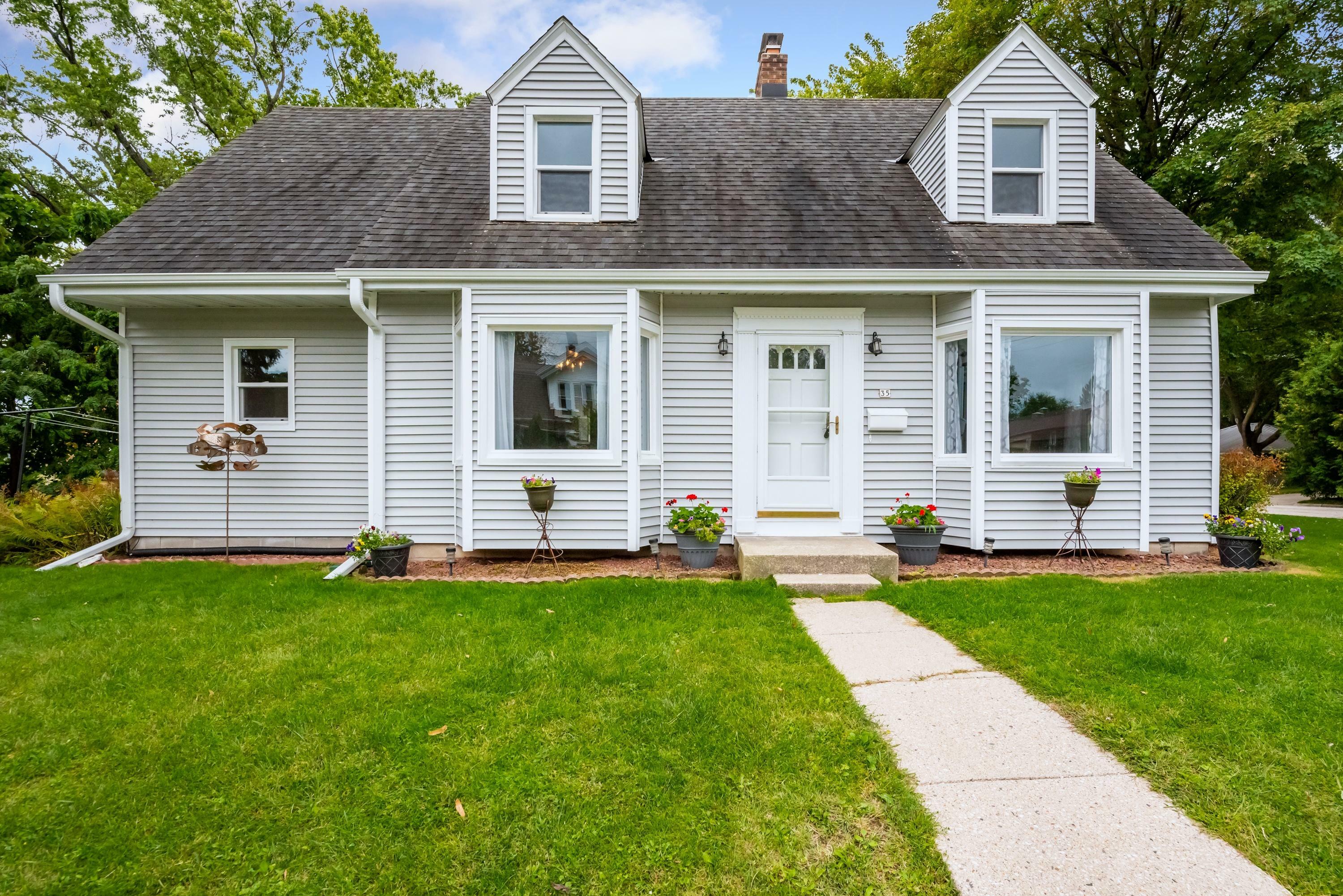 Property Photo:  35 W Rogers St  WI 53027 