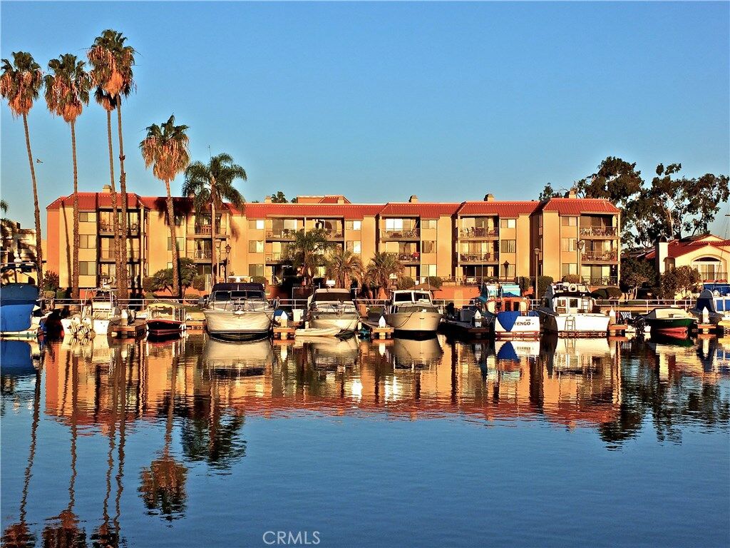 Property Photo:  201 Bay Shore Avenue 302  CA 90803 