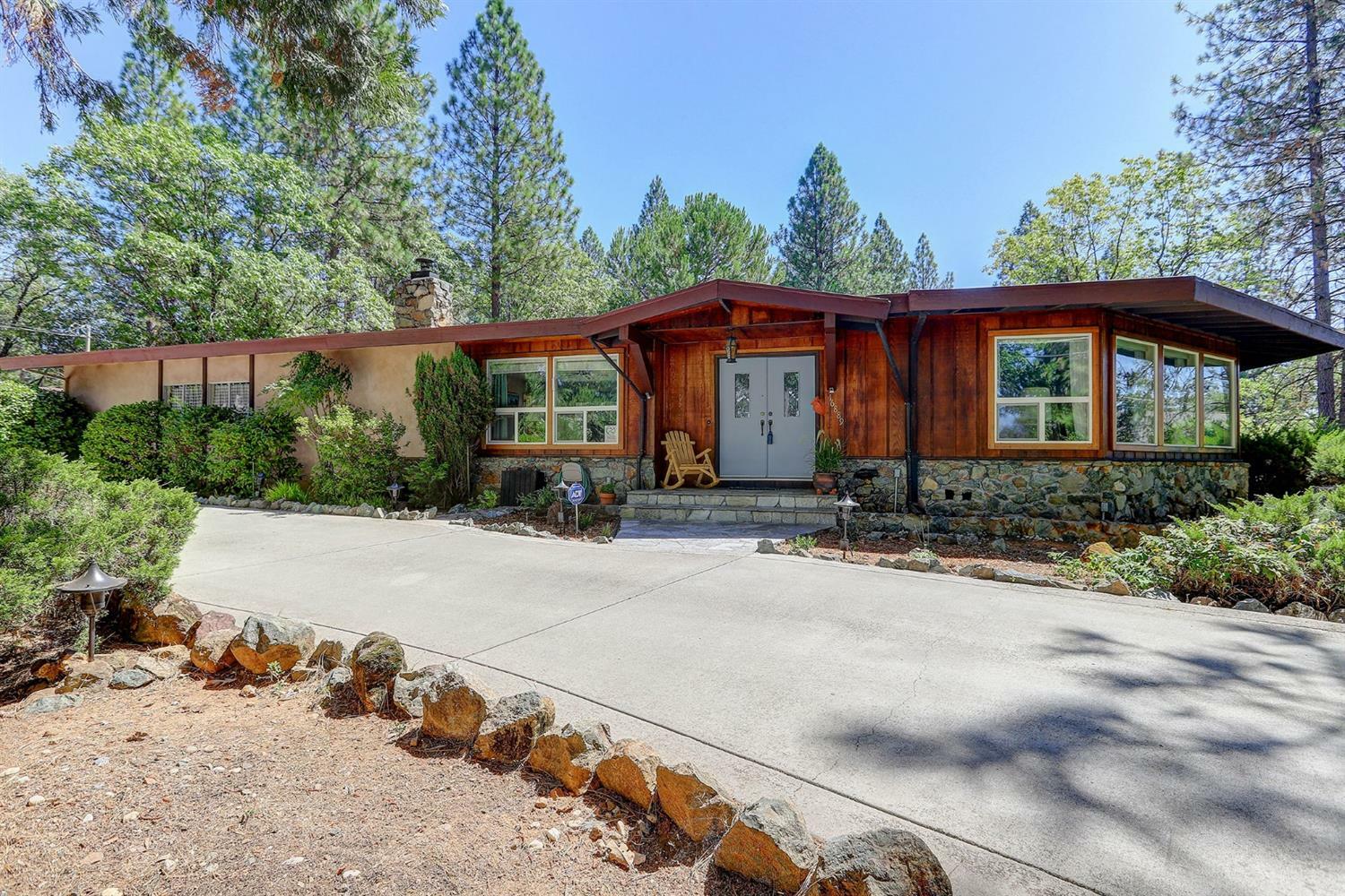 Property Photo: 16889 Aileen Way CA 95949
